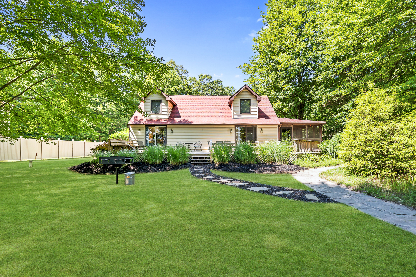 Upper Scott Lake Retreat